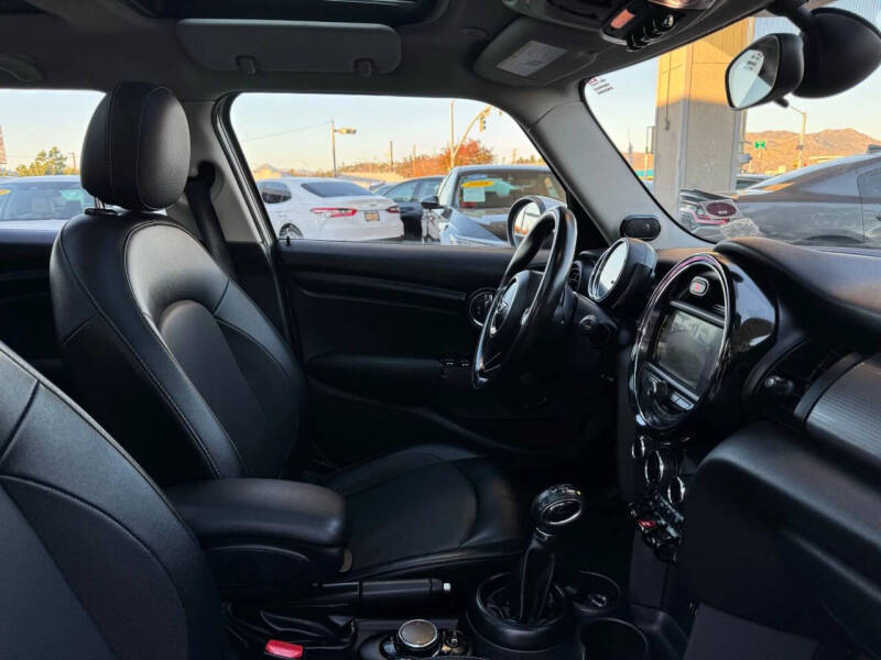 2017 MINI Hardtop 4 Door Cooper