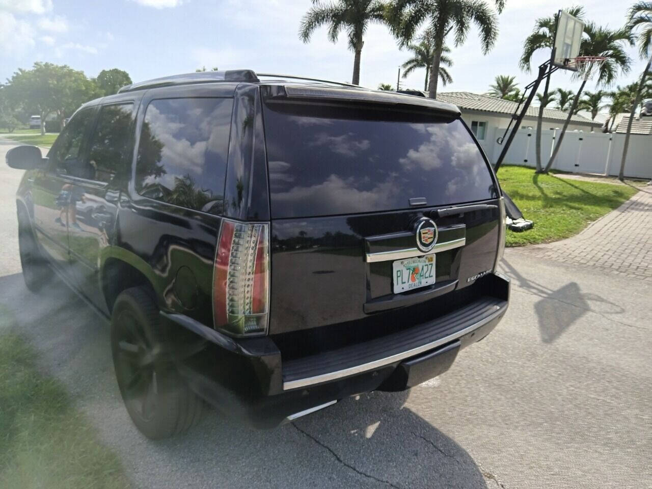 2014 Cadillac Escalade SUV / Crossover - $13,950