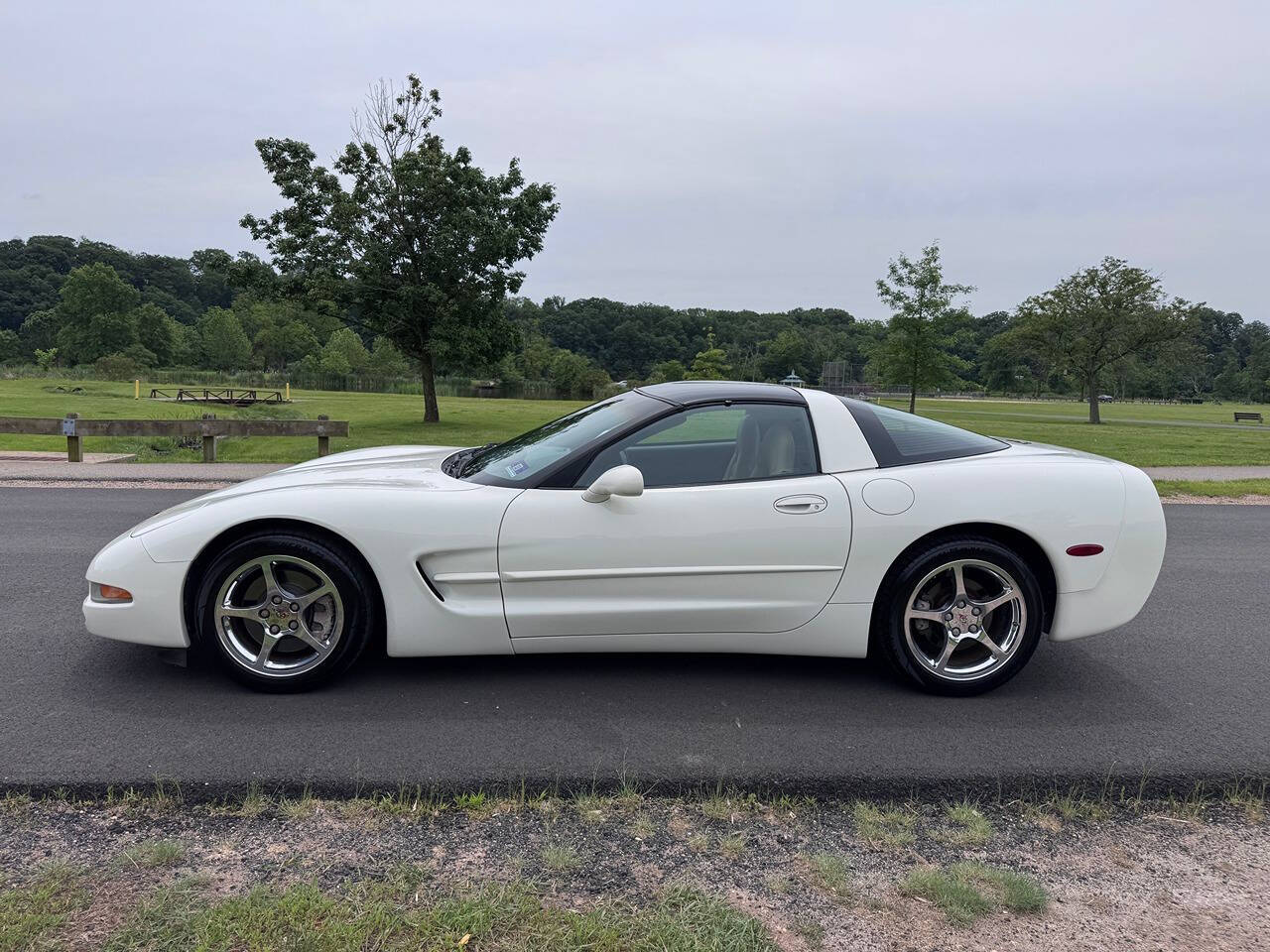 2001 Chevrolet Corvette 19