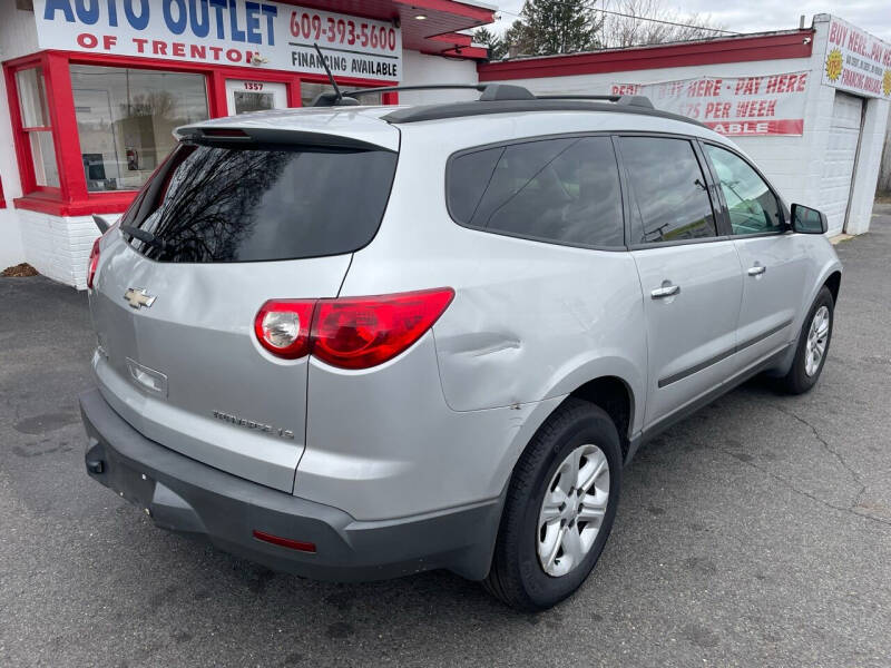 2009 Chevrolet Traverse LS photo 6