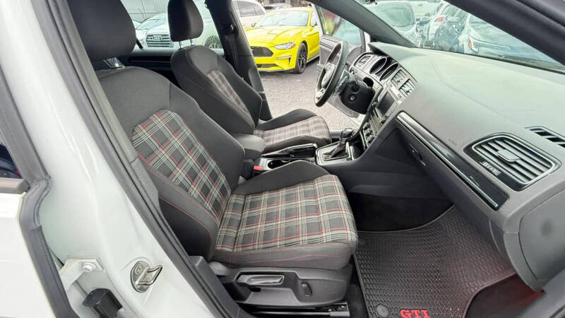 2016 Volkswagen Golf GTI
