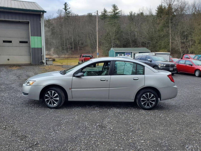 2005 Saturn ION 2 photo 2