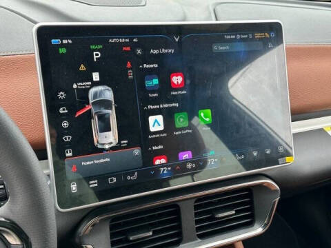 2025 VinFast VF8 Plus