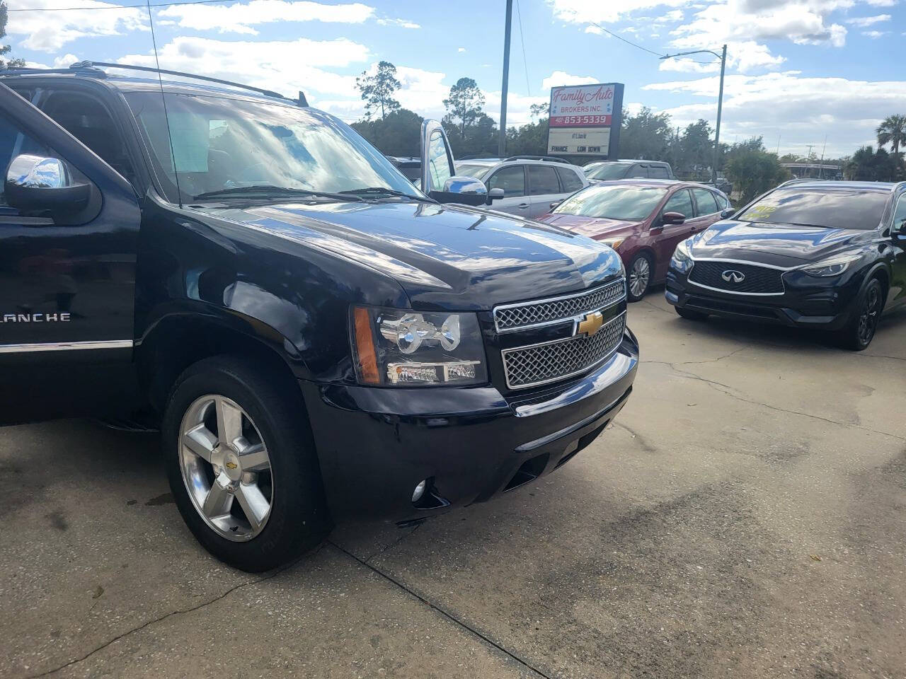 2012 Chevrolet Avalanche for sale at FAMILY AUTO BROKERS in Longwood, FL