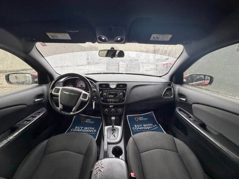 2012 Chrysler 200 Touring