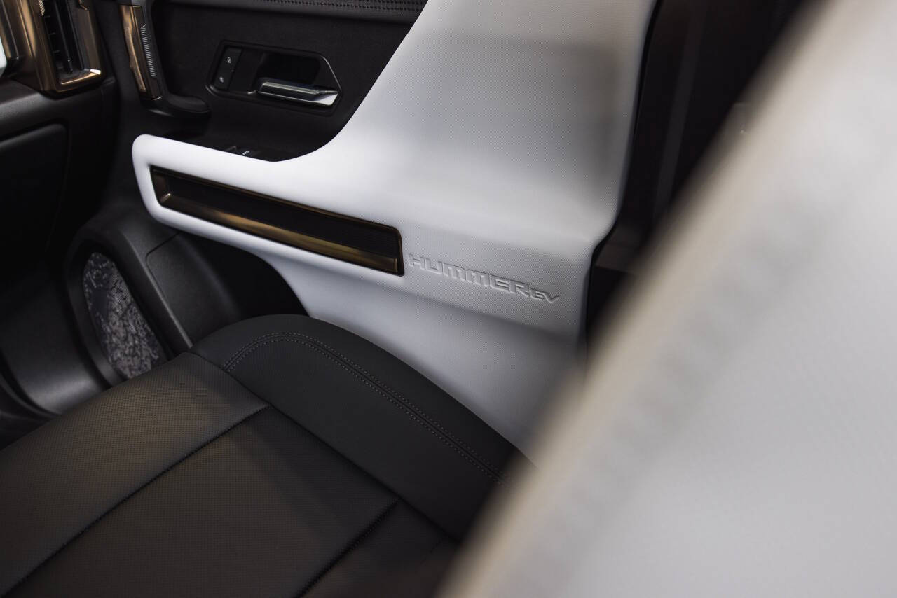 2022 GMC HUMMER EV 55