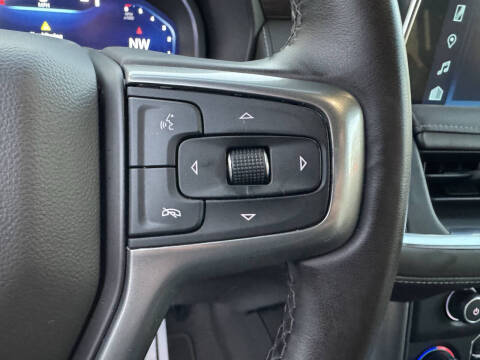 2023 Chevrolet Suburban LT