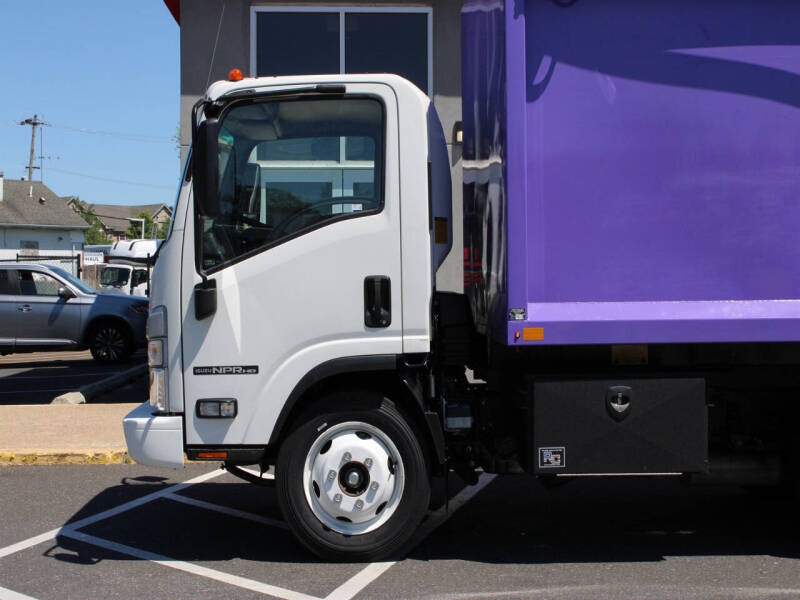 2023 Isuzu NPR-HD