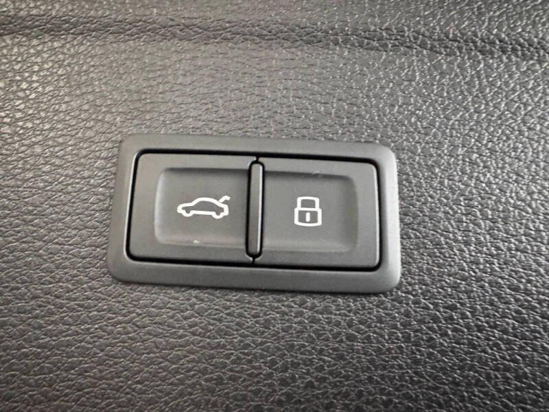 2024 Audi SQ5 3.0T quattro Premium Plus