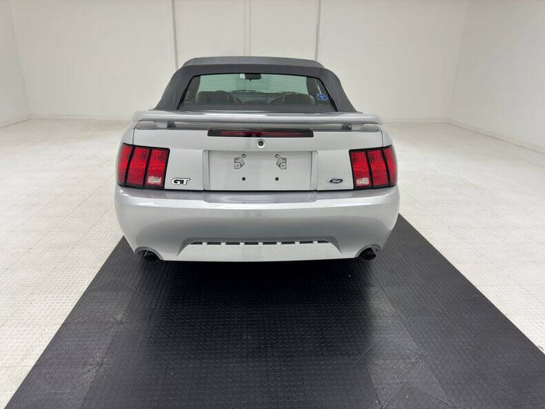2002 Ford Mustang GT Deluxe