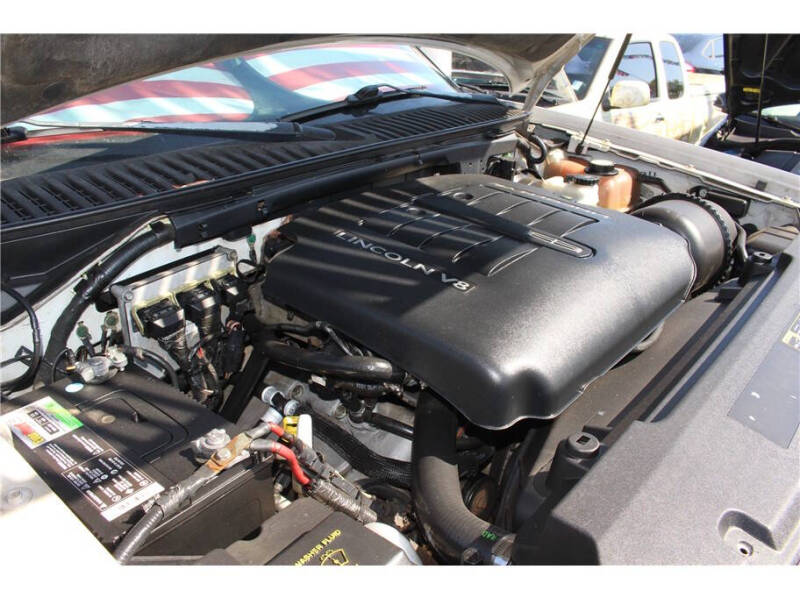 2004 Lincoln Navigator Luxury