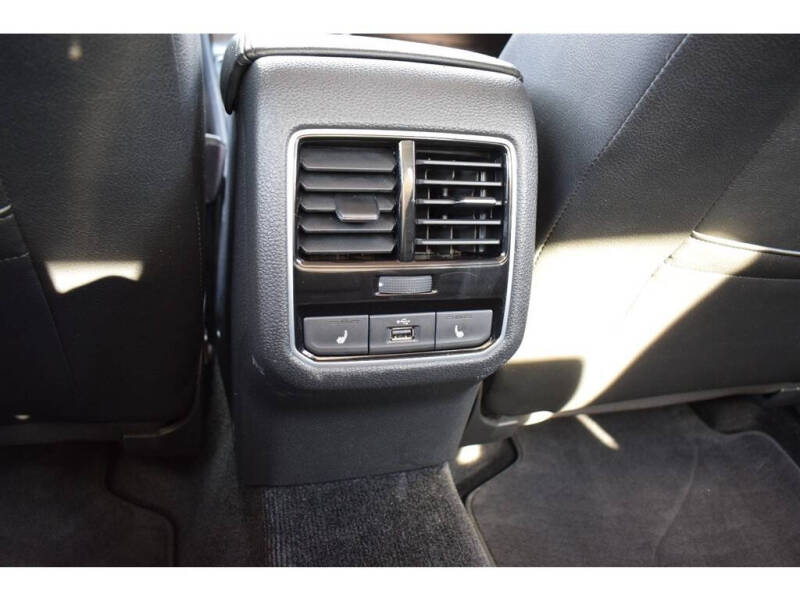 2017 Volkswagen Passat 1.8T SEL Premium