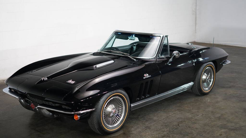 1966 Chevrolet Corvette 13