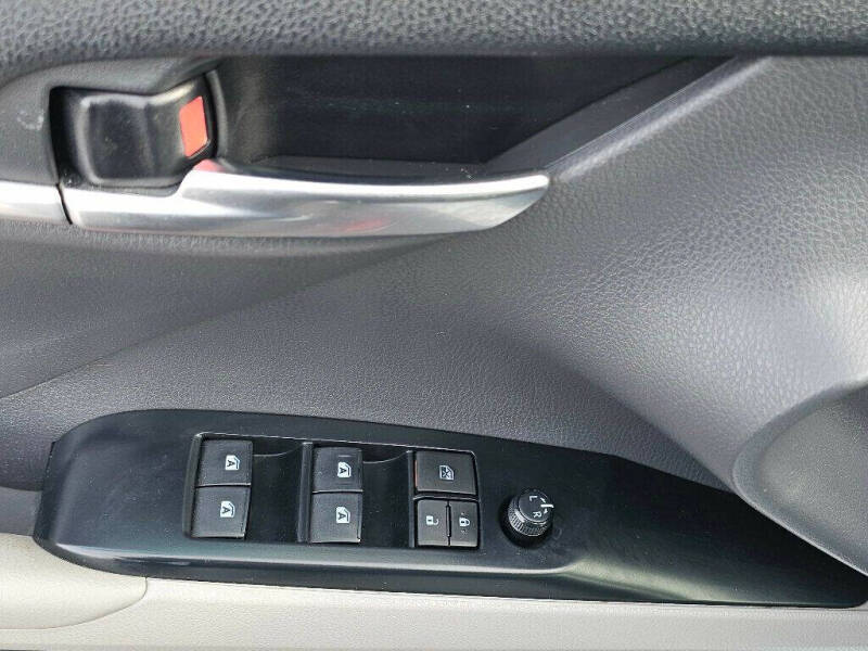 2020 Toyota Camry Hybrid LE