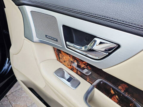 2015 Jaguar XF 2.0T Premium