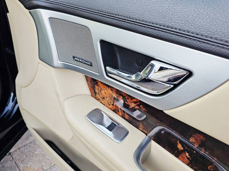 2015 Jaguar XF 2.0T Premium