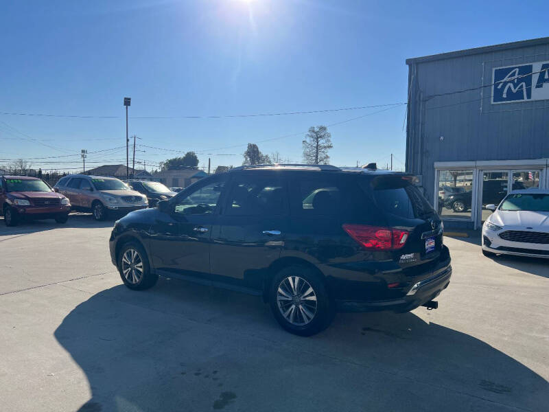 2019 Nissan Pathfinder SV