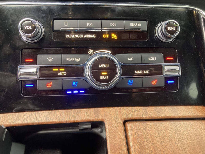 2022 Lincoln Navigator Black Label