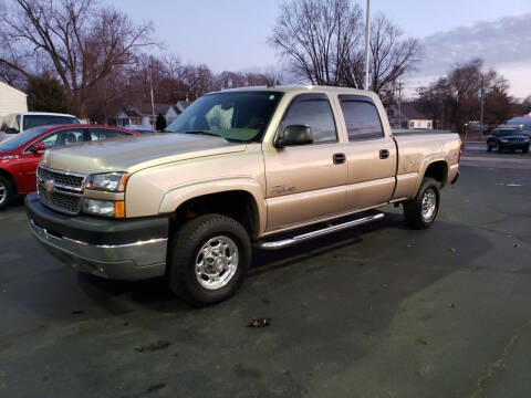 2005 Chevrolet Silverado 2500HD for sale at Advantage Auto Sales & Imports Inc in Loves Park IL