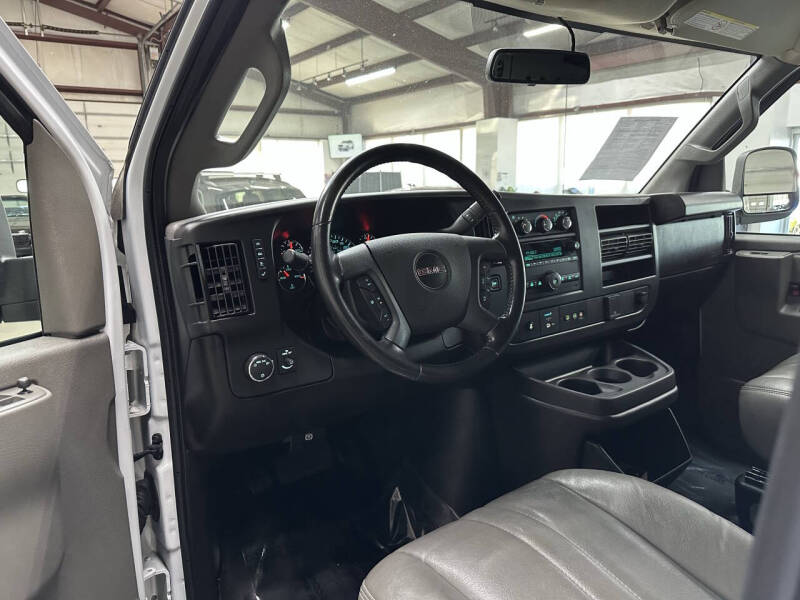 2023 GMC Savana 2500