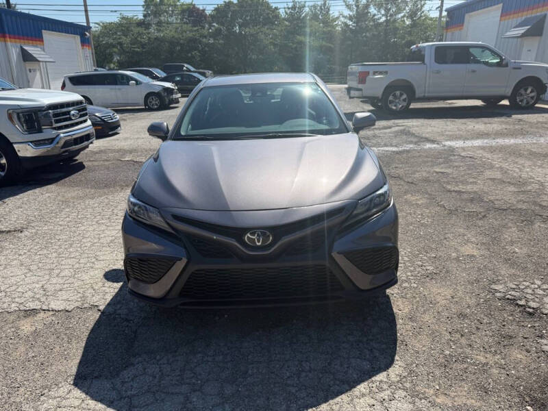 2024 Toyota Camry SE's photo