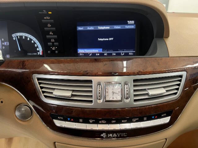 2009 Mercedes-Benz S-Class S 550 4MATIC