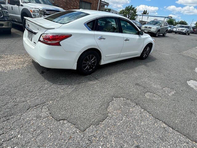 2015 Nissan Altima S photo 4