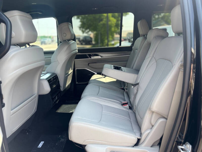 2025 Jeep Wagoneer L