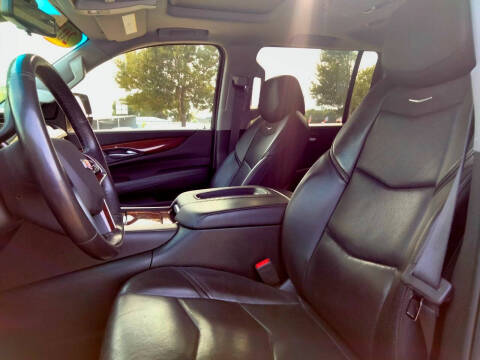 2018 Cadillac Escalade ESV Luxury