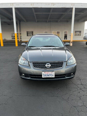 2005 Nissan Altima for sale at Auto Outlet Sac LLC in Sacramento CA