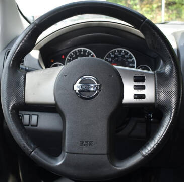 2010 Nissan Pathfinder LE