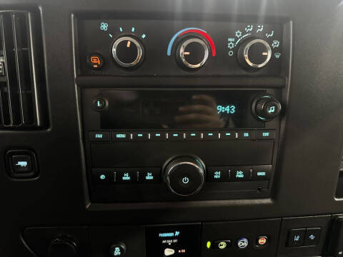 2025 Chevrolet Express LT 3500