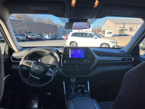 2023 Toyota Highlander LE