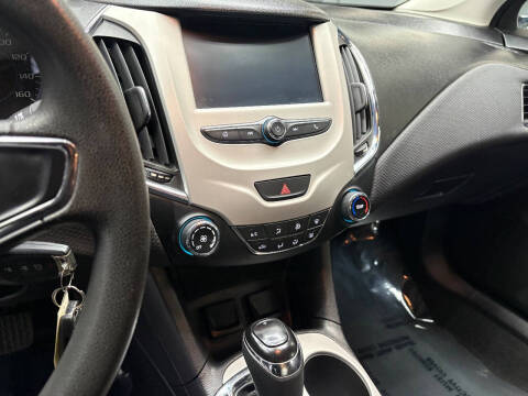 2017 Chevrolet Cruze LS Auto