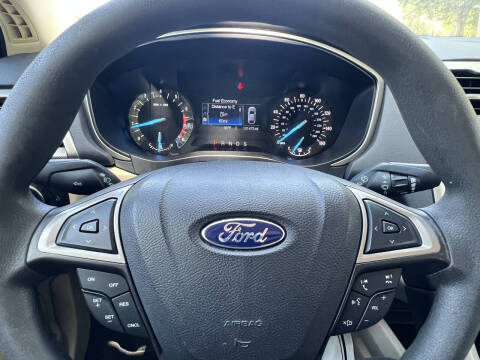 2014 Ford Fusion SE