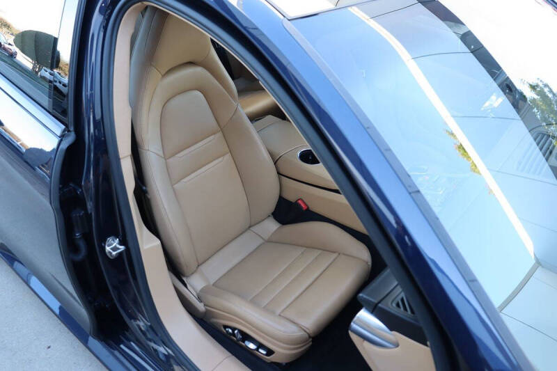 2018 Porsche Panamera 4 Sport Turismo