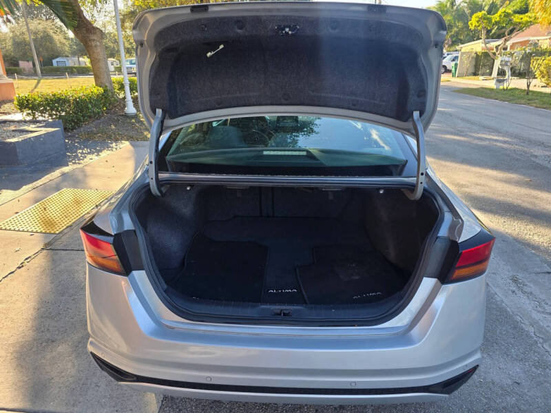 2022 Nissan Altima 2.5 SV