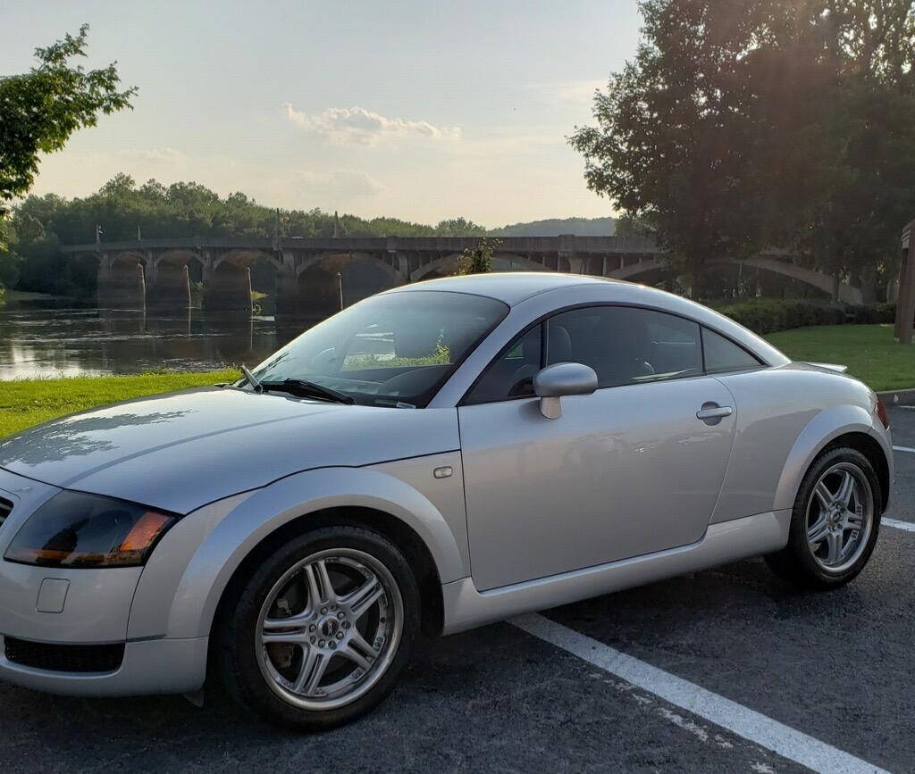 Silver 2000 Audi TT Base 2dr Turbo Coupe 10