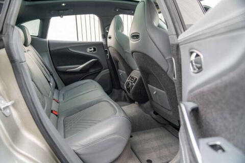 2021 Aston Martin DBX