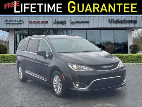 2018 Chrysler Pacifica for sale at Vicksburg Chrysler Dodge Jeep Ram in Vicksburg MI