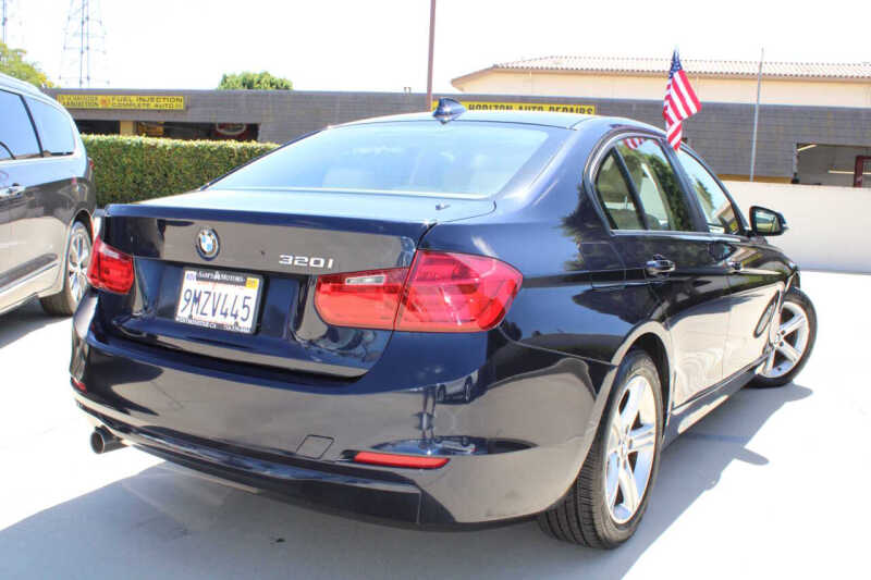 2015 BMW 3 Series 320i