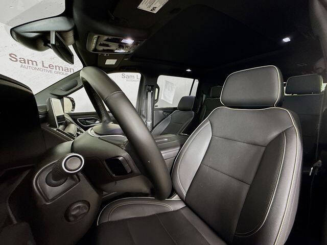 2023 GMC Yukon XL SLT