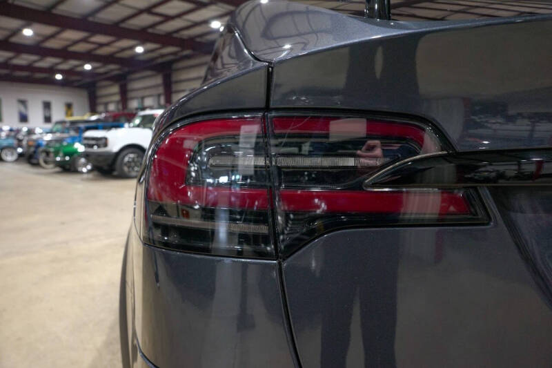 2022 Tesla Model X Plaid