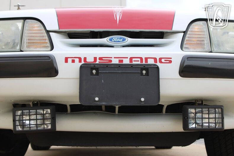 1990 Ford Mustang