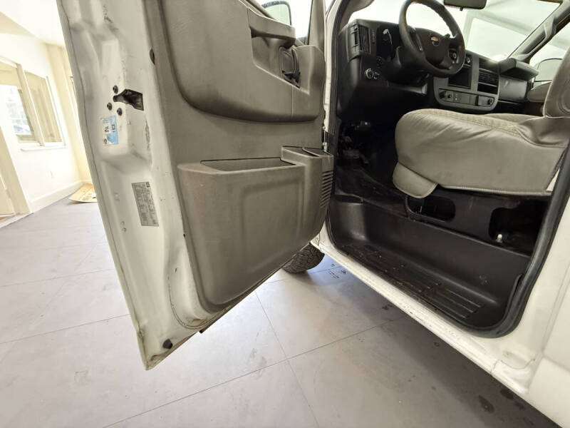 2017 Chevrolet Express 2500