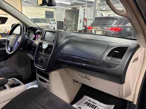 2012 Chrysler Town and Country Touring