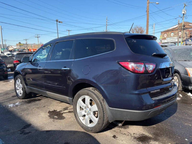 2017 Chevrolet Traverse LT