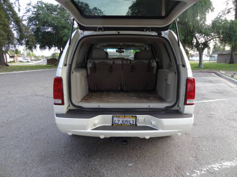 2003 Cadillac Escalade