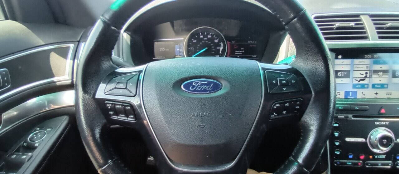 2017 Ford Explorer SUV / Crossover - $11,950