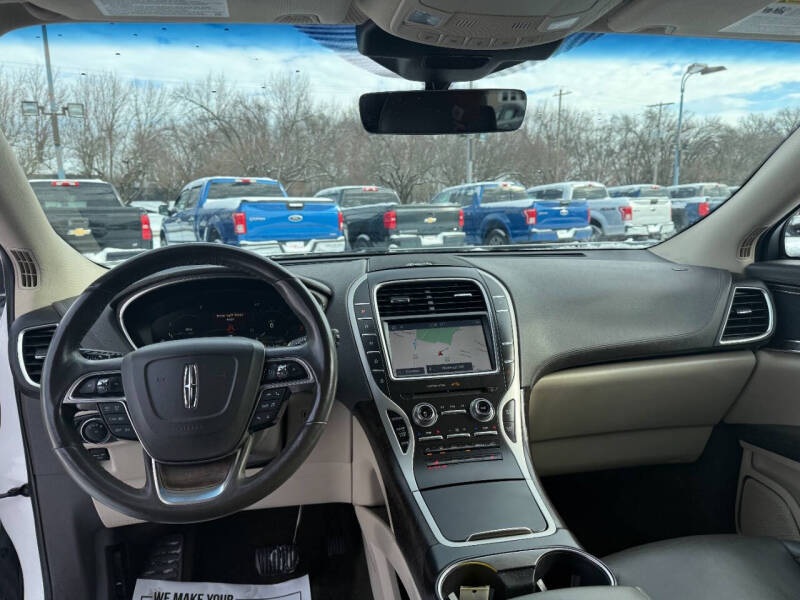 2019 Lincoln Nautilus Select